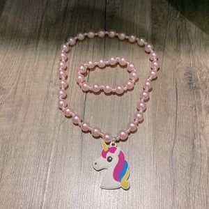 Neckalse with bracelet